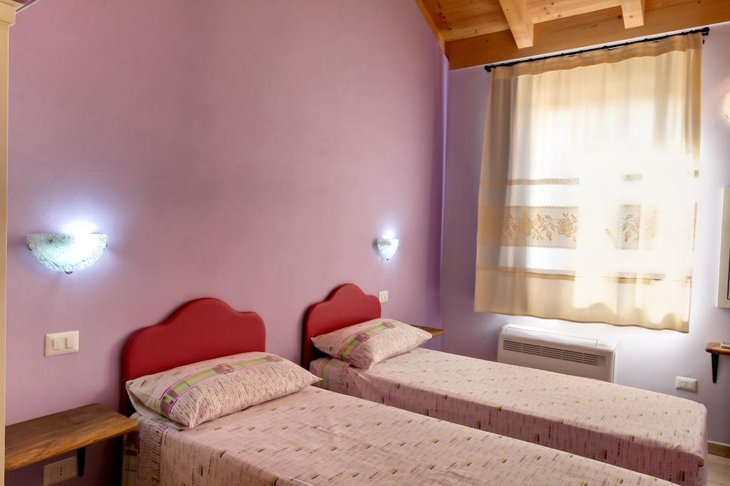 Aparthotel La Corte Dei Rei Castiadas Pokój zdjęcie
